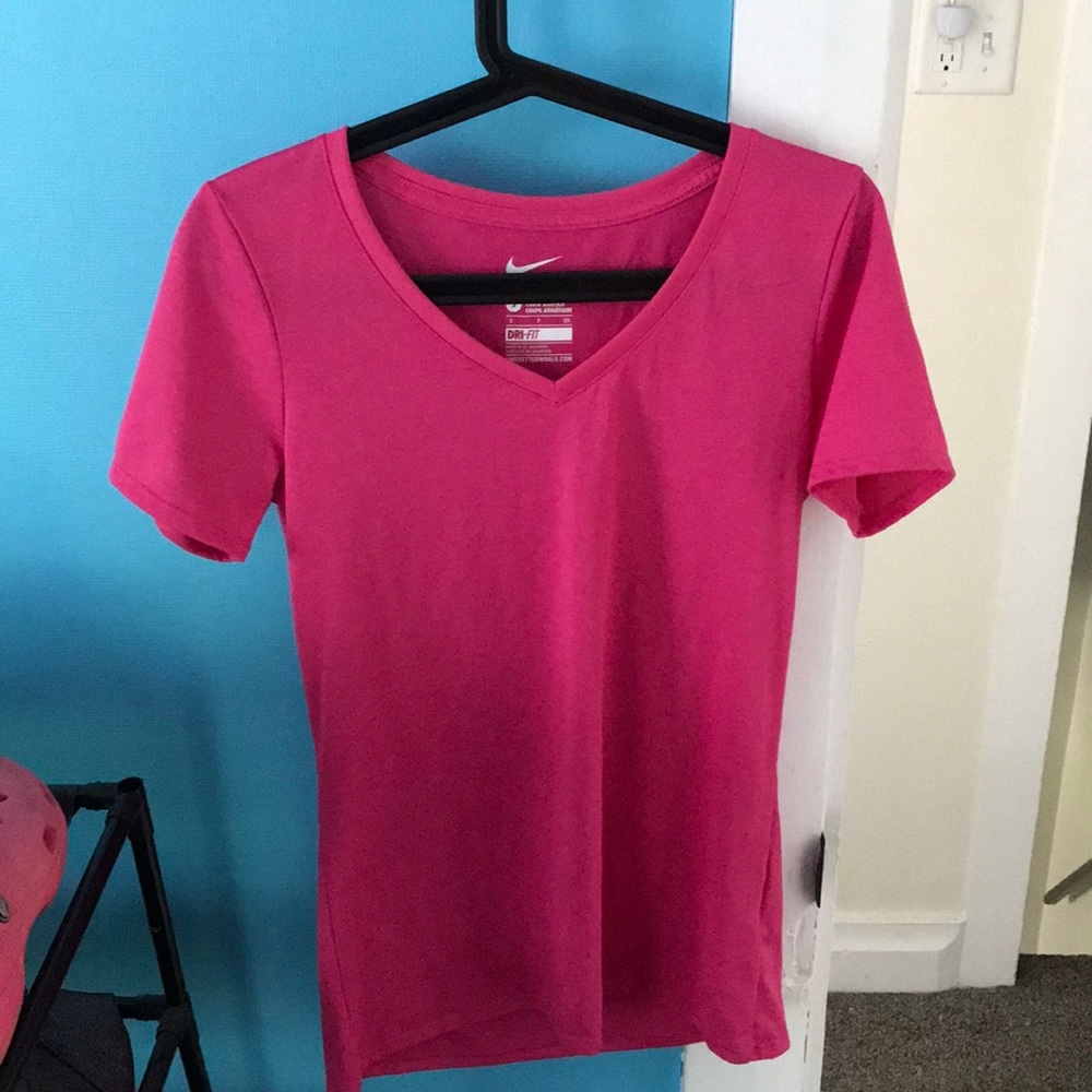 nike athletic cut tee
